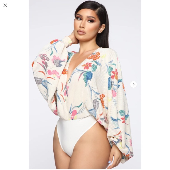 NWOT Fashion Nova Laying on Flowers Bodysuit - Picture 3 of 7